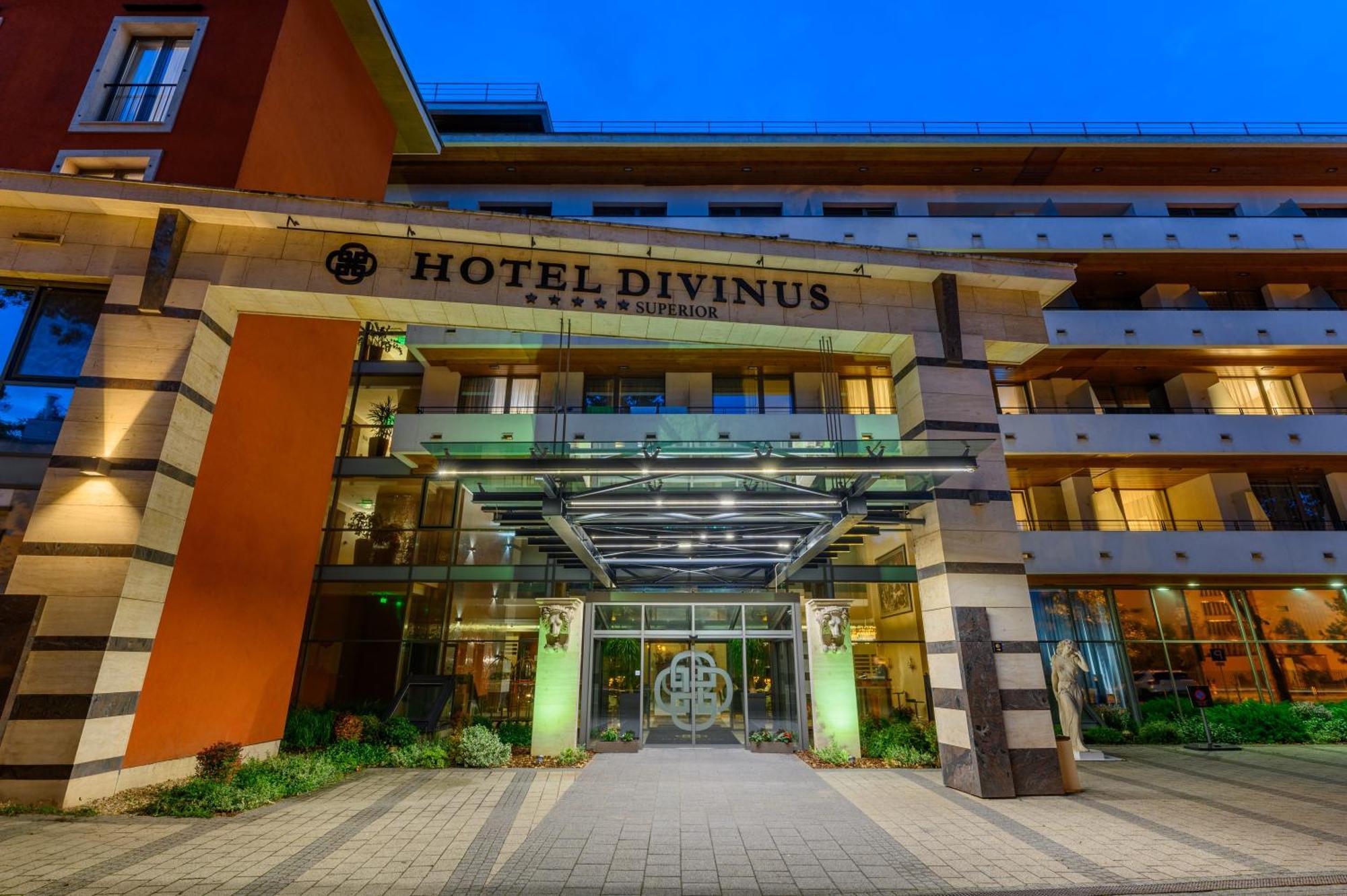 Hotel Divinus Debrecín Exteriér fotografie